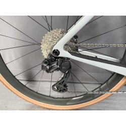 Pinarello Dogma GR Gravel Shimano GRX Di2 (toonzaal model)