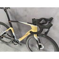Pinarello Dogma F 2027 -  Molten Sand - Shimano Ultegra di2 - Scope Artech