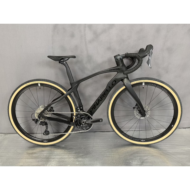 Grevil F7 - Iceland Black - Shimano GRX 820