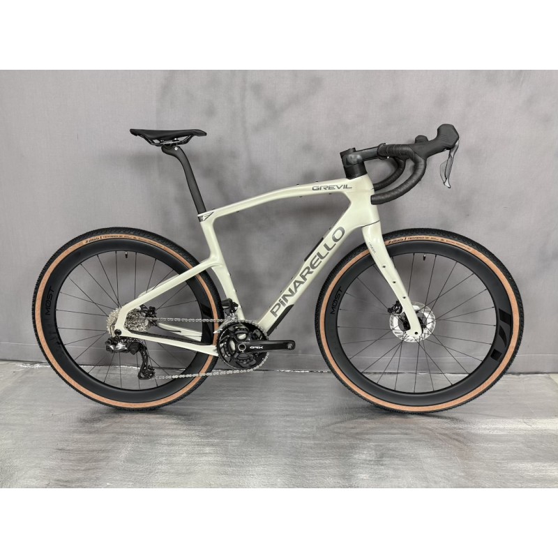 Pinarello Grevil F - Shimano GRX DI2 - Most Fast Carbon wielset