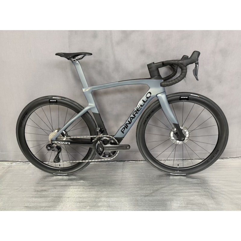 Pinarello Dogma F 2026 - Luxter Grey Matt - Shimano Ultegra Di2 - Scope R4